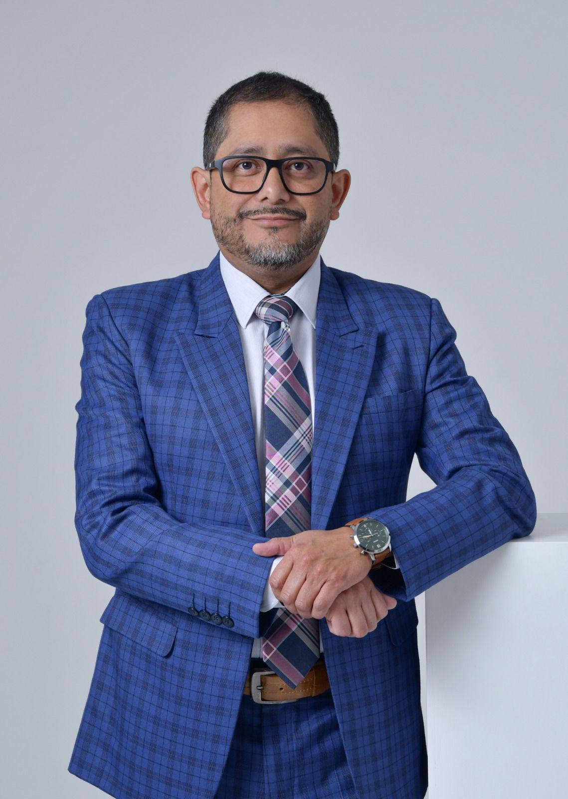Dr. Byron Alvarez